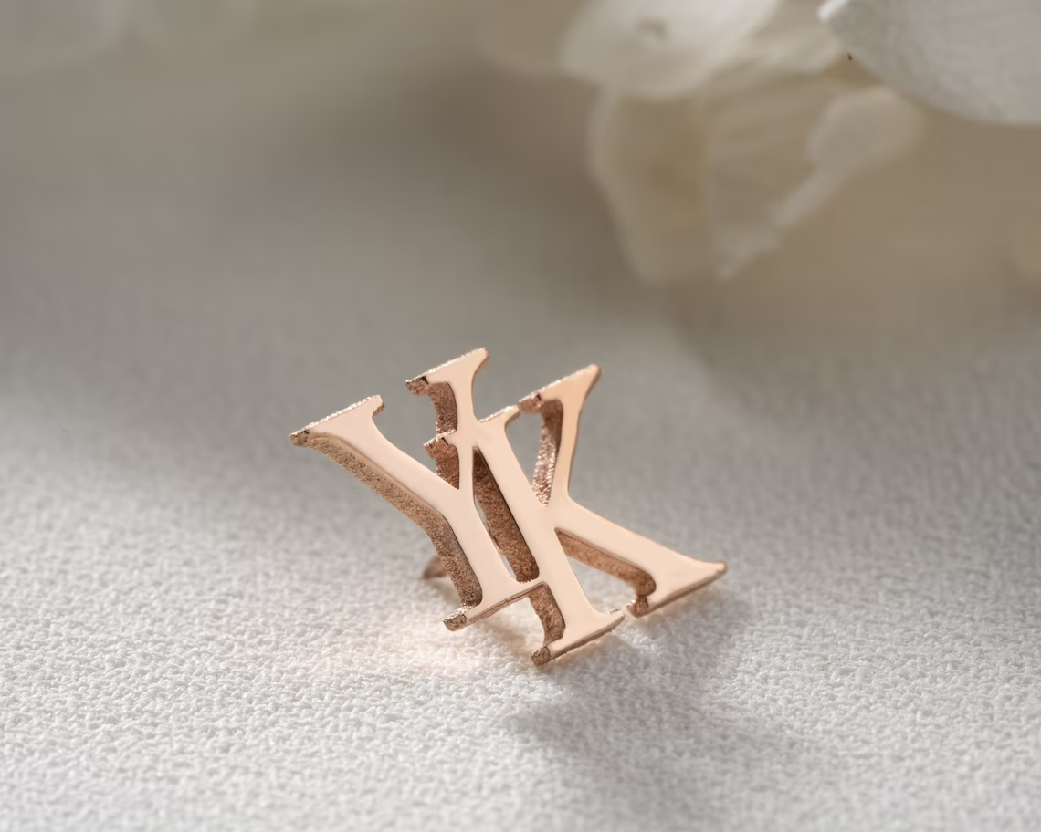 Personalized Initials Jacket L - огляд і ціна Men Accessories Brooch