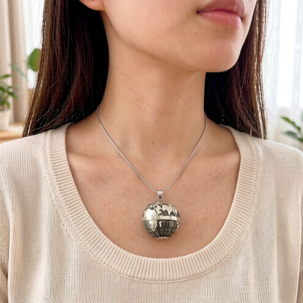 Pendant Gray Globe,Brand New F - огляд і ціна Men'S Accessories Jewelry Brands