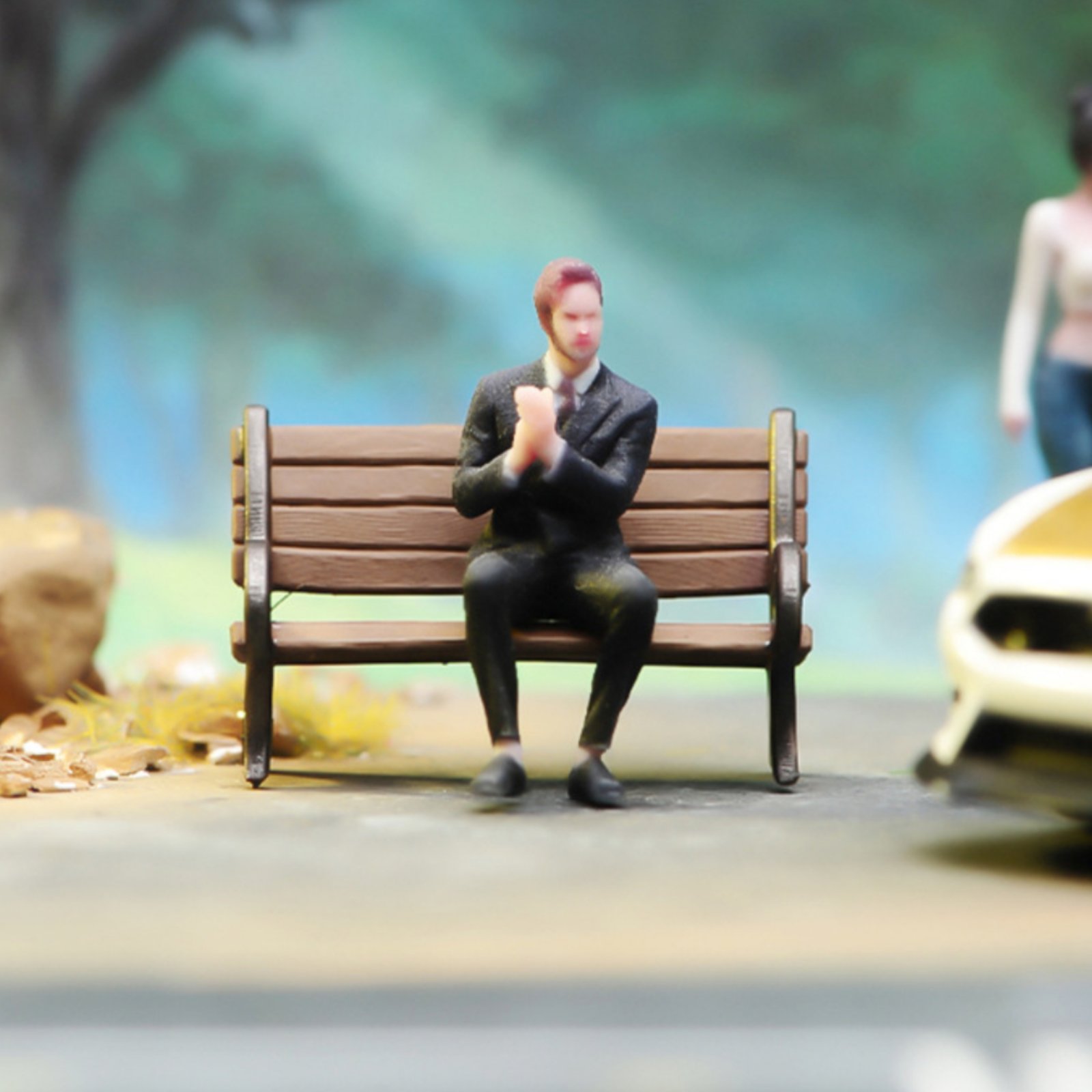 1:64 Scale Sitting Man Figure  - огляд і ціна Men'S Suit Accessories